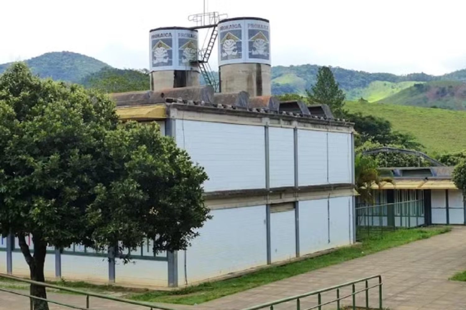 Escola Municipal Cívico-Militar Três Marias, em São João Nepomuceno — Foto: Márcio Sabones/Divulgação